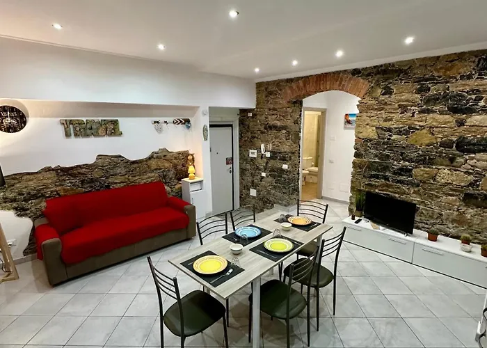 Revel Apartments Central Station To Cinque Terre