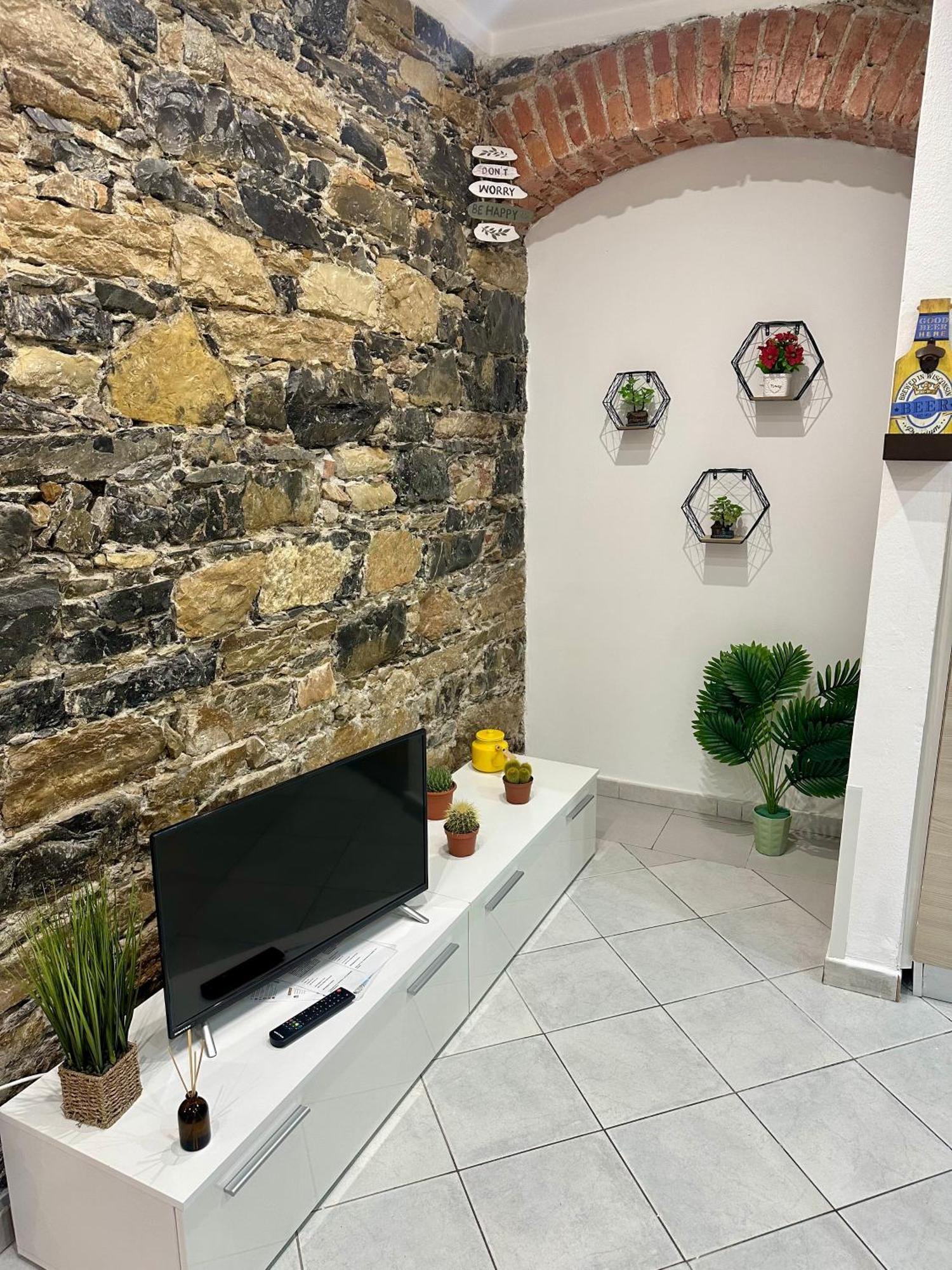 Revel Station To Cinque Terre Apartment