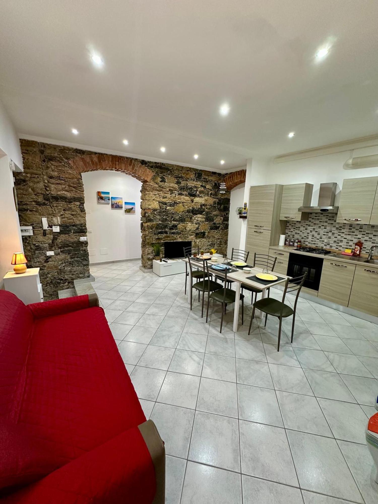 Revel Station To Cinque Terre Apartment